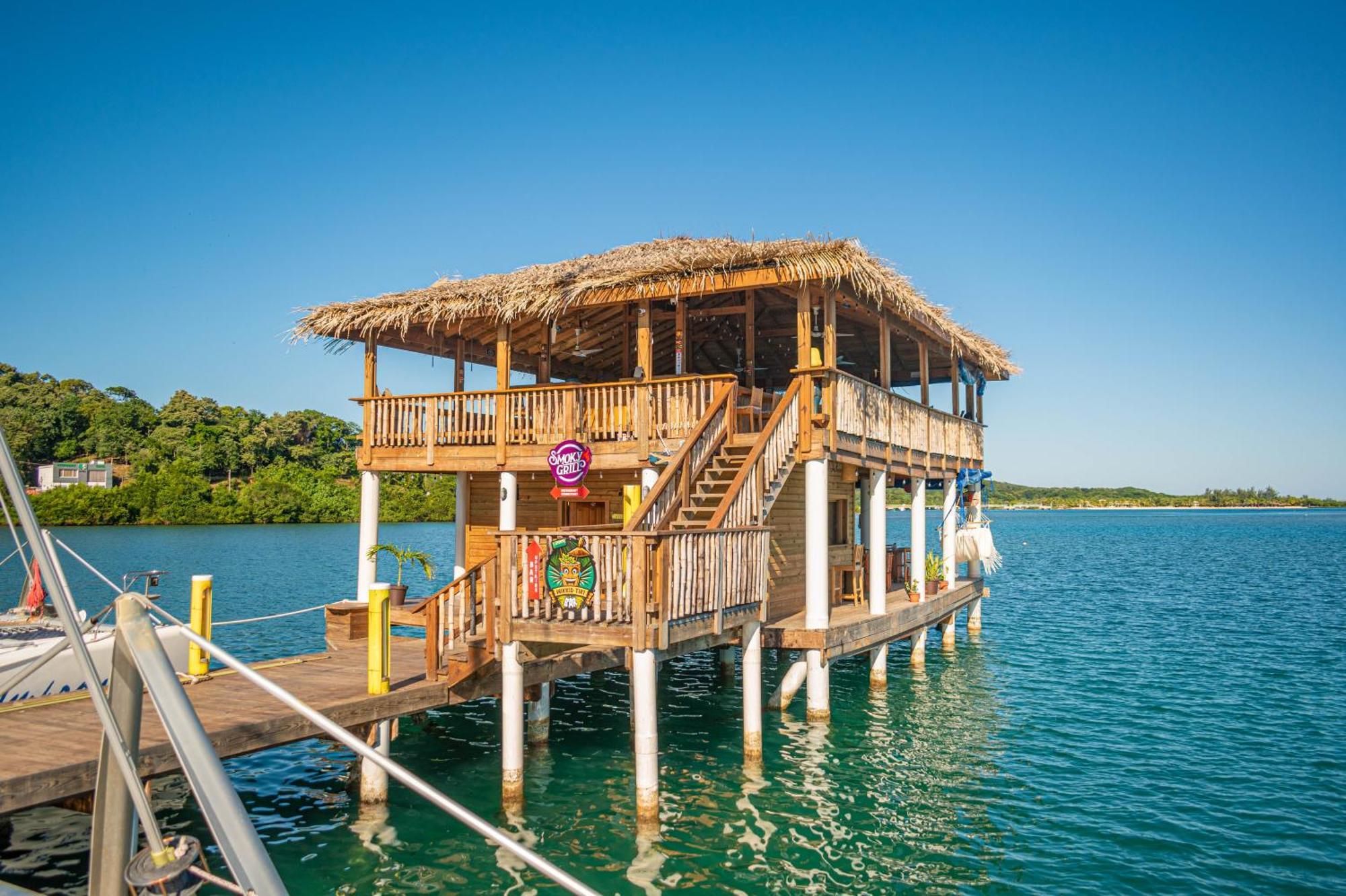 Wikkid Resort Dixon Cove Dış mekan fotoğraf