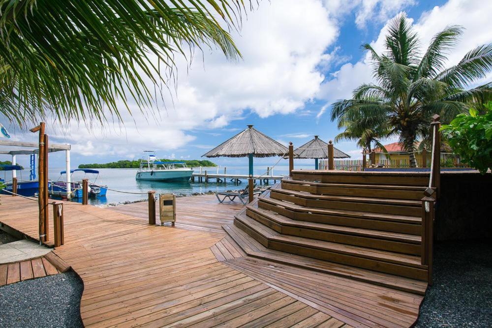 Wikkid Resort Dixon Cove Dış mekan fotoğraf