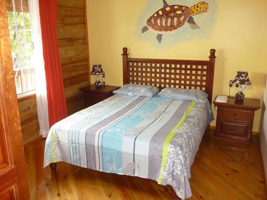 Wikkid Resort Dixon Cove Dış mekan fotoğraf