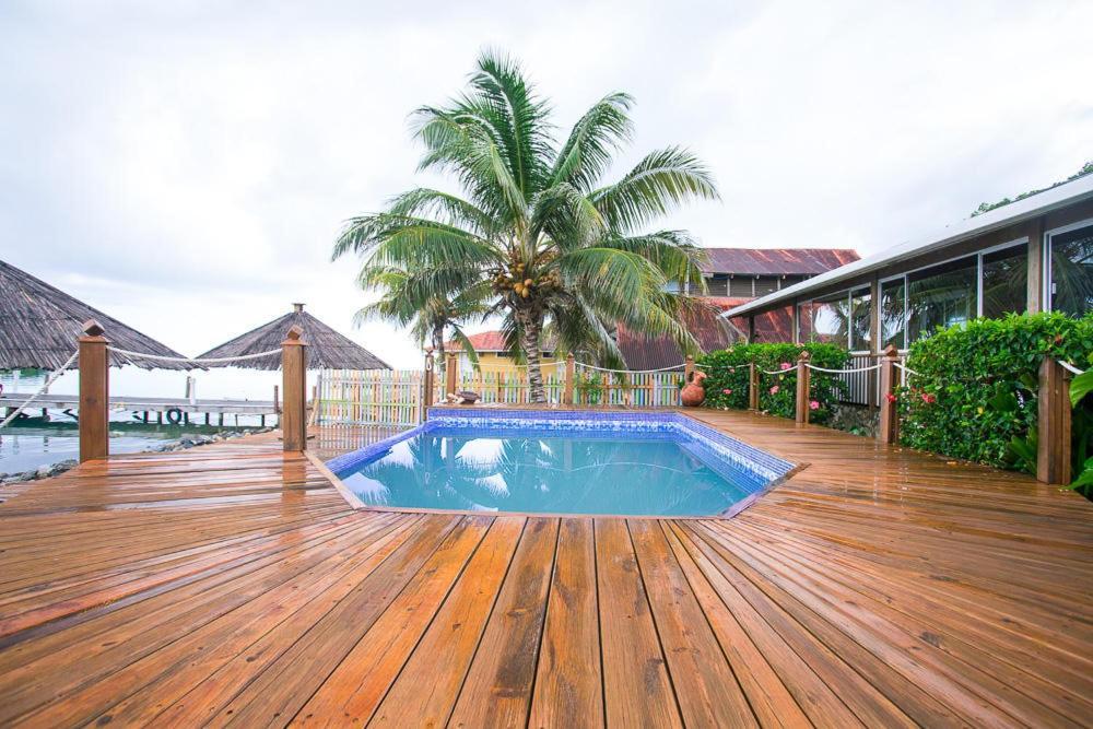 Wikkid Resort Dixon Cove Dış mekan fotoğraf