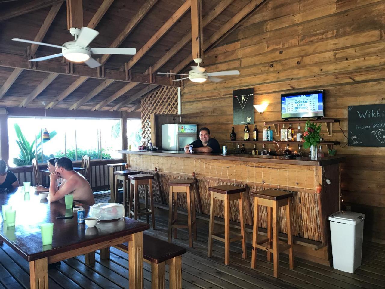Wikkid Resort Dixon Cove Dış mekan fotoğraf