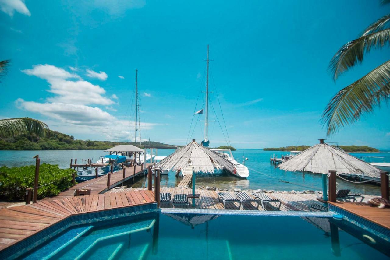Wikkid Resort Dixon Cove Dış mekan fotoğraf