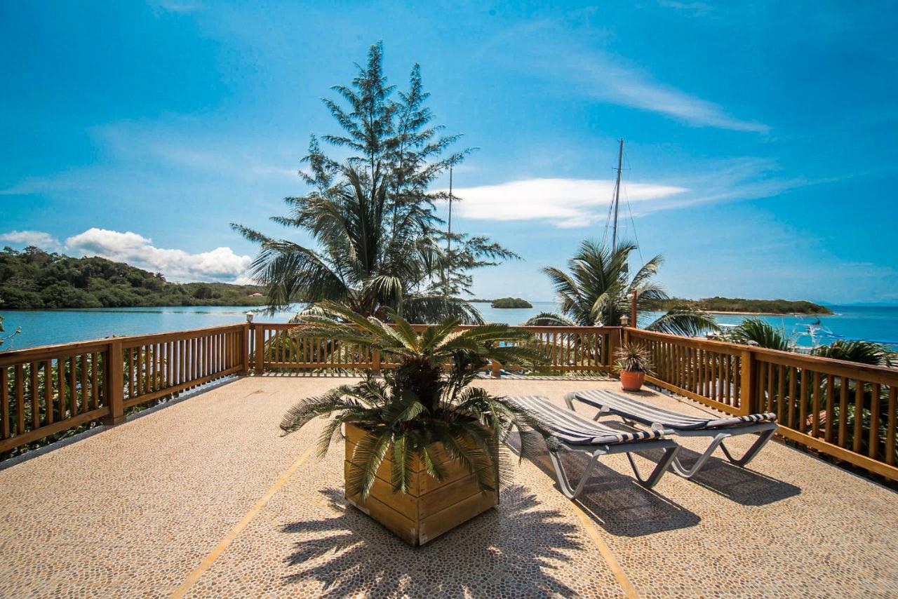 Wikkid Resort Dixon Cove Dış mekan fotoğraf